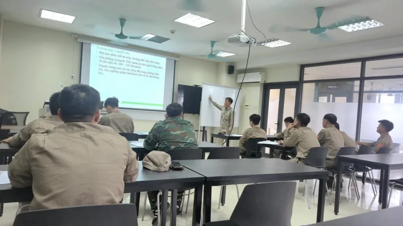 243 NPA Vietnam So Me IMAS EOD level 1 2 Photo 1